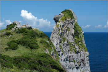 猿岩・鬼の足跡